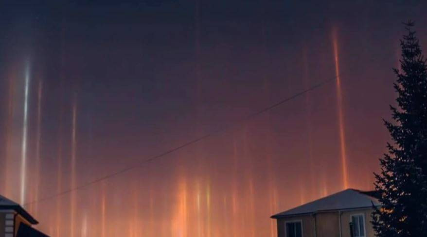 Gökyüzünde Görsel Şölen: Işık Sütunları. Gören bir daha dönüp bakıyor - Resim: 20